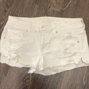 American eagle distressed white shorty shorts sz8